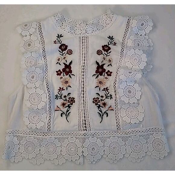 White Embroidered Crochet Crop Top XS Fairy Festival Coquette Dainty Romantic - Picture 2 of 7